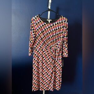 New Dana Buchman size medium Ruched side stretch knit print 3/4 sleeve Dress